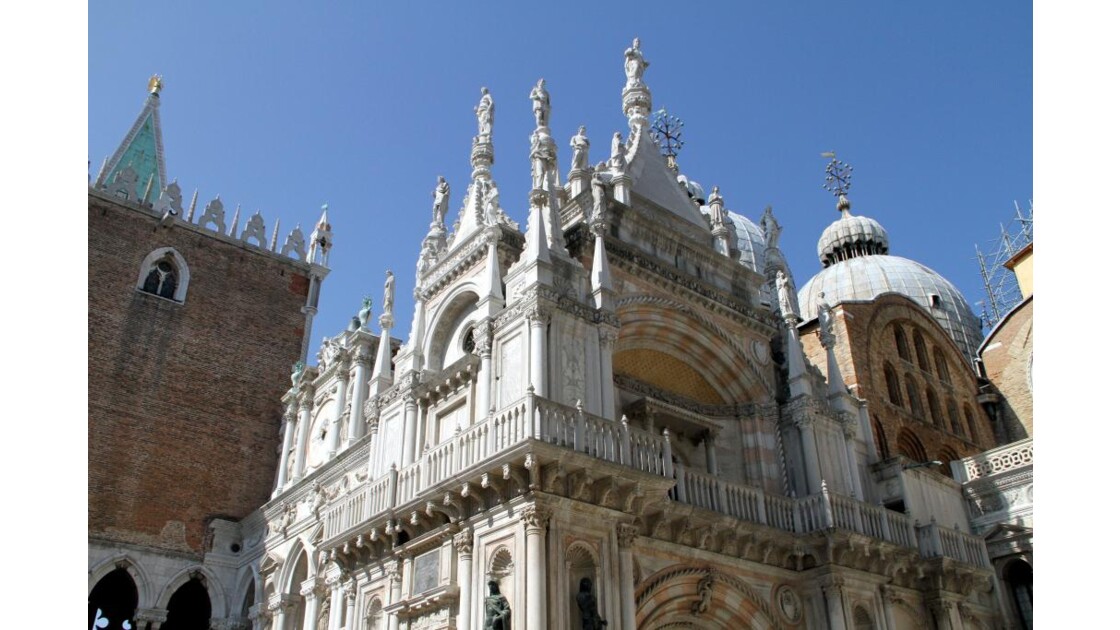 "Venise : vue sur la basilique ...(1)"