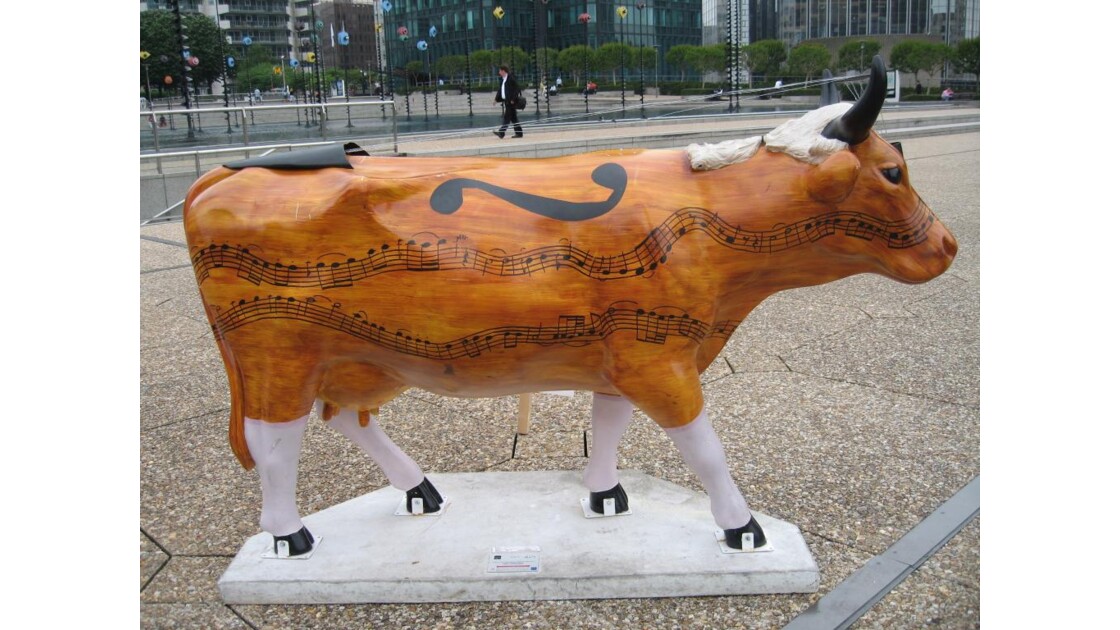 Vache musicienne