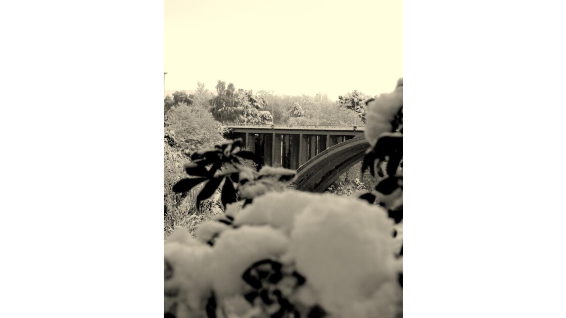 Le pont d'armor sous la neige