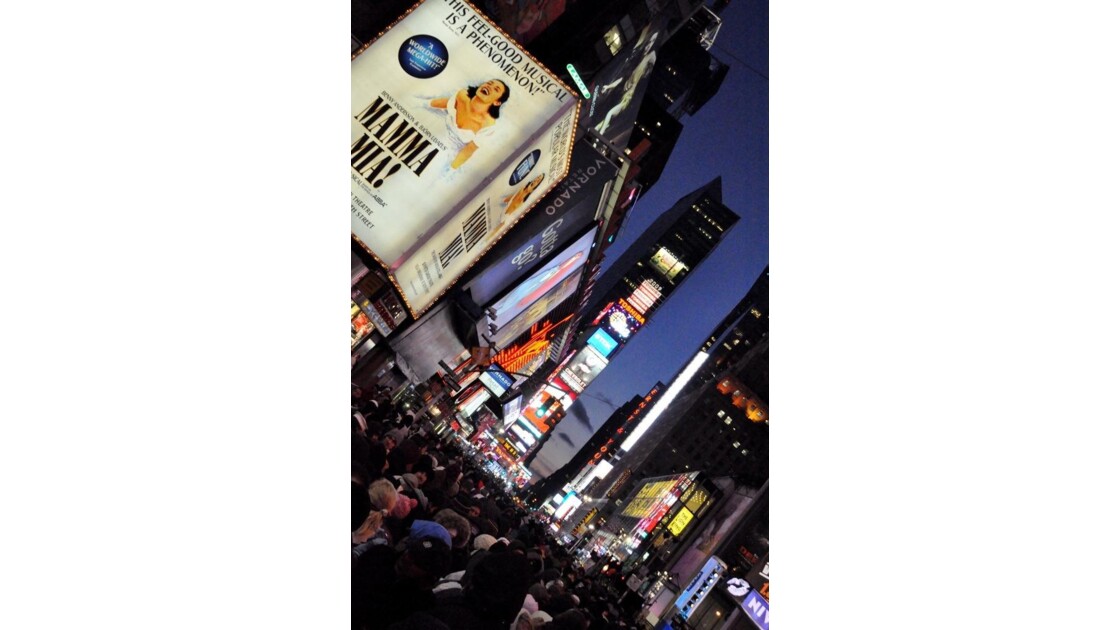 Time Square's Crowd