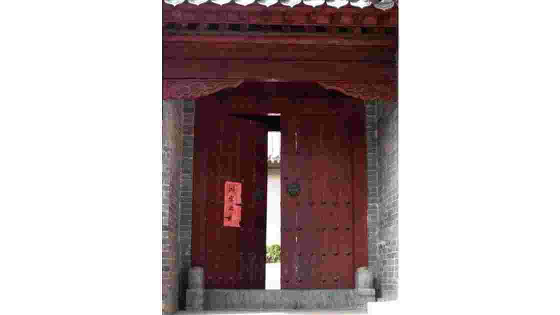Porte entrouverte - Shaolin, Chine