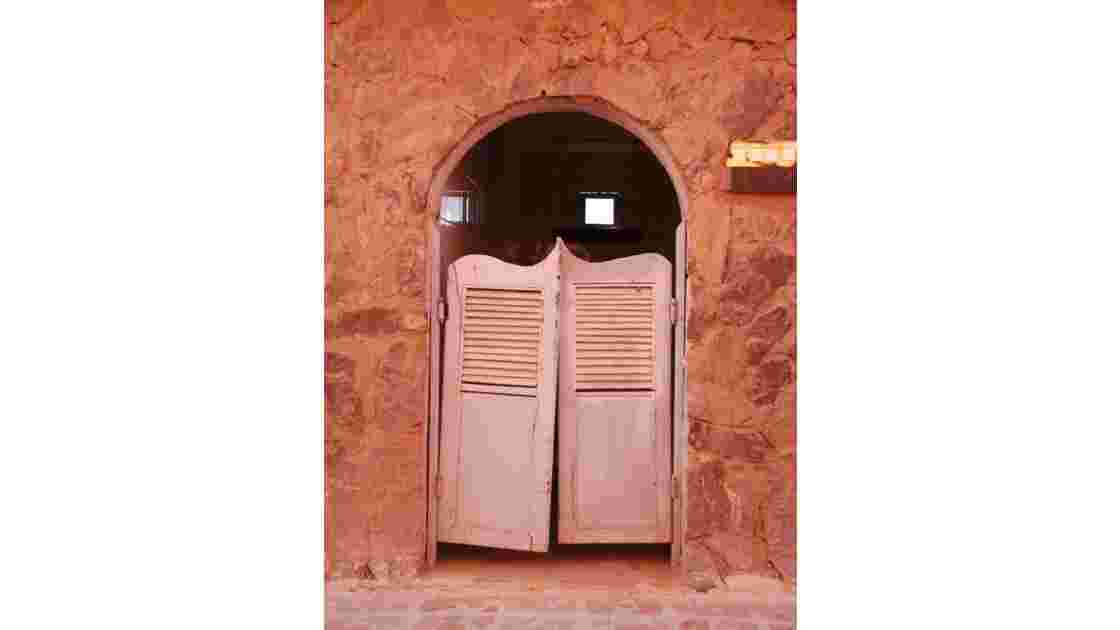 Portes batantes - Wadi Rum, Jordanie