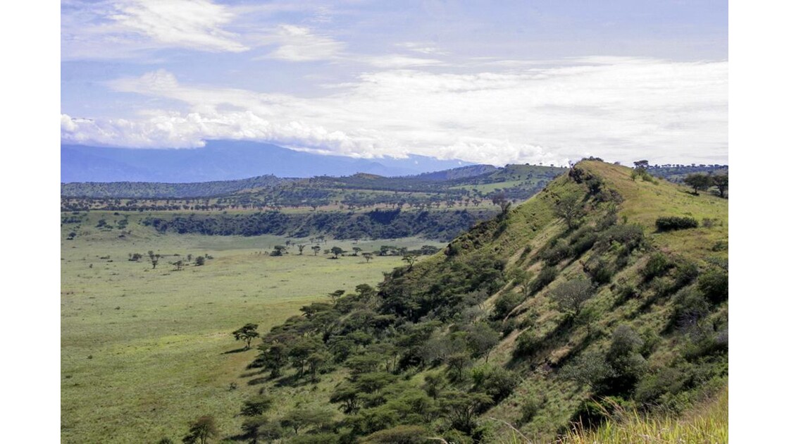 Ouganda : anciens cratères dans l'ouest
