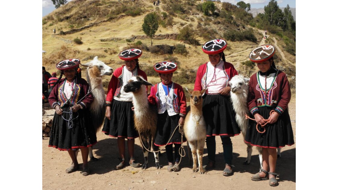 Les_chapeaux_quechuas du Pérou.JPG