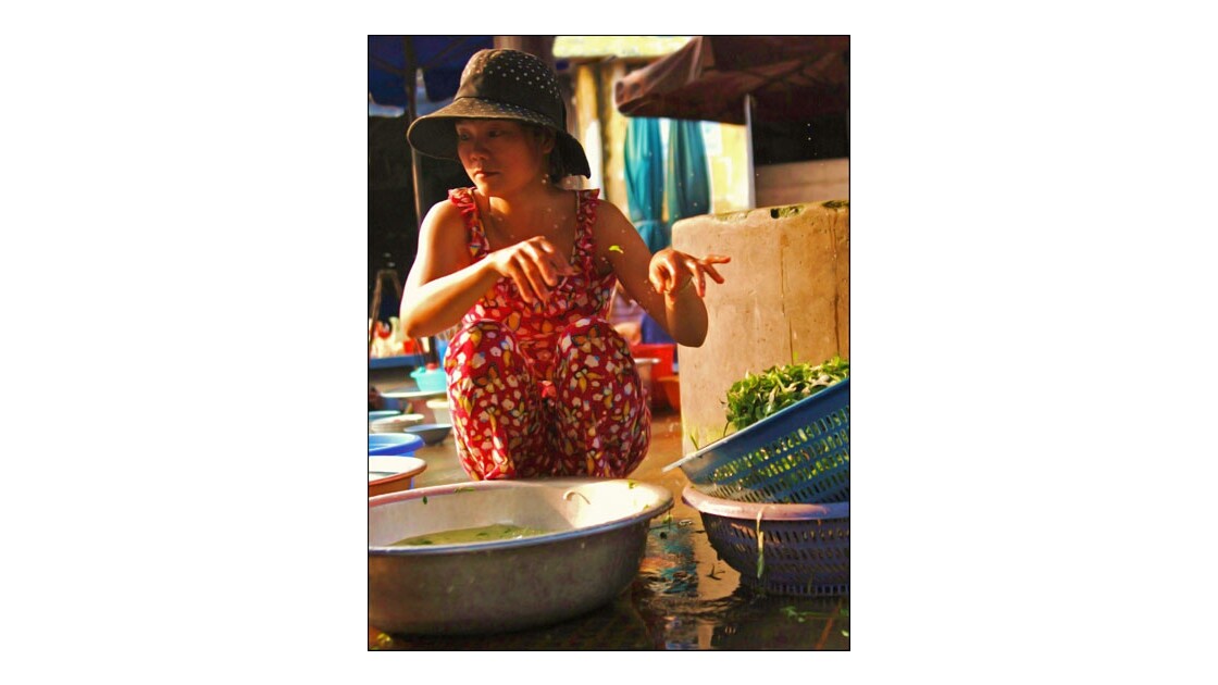 vietnam market soup preparation.jpg