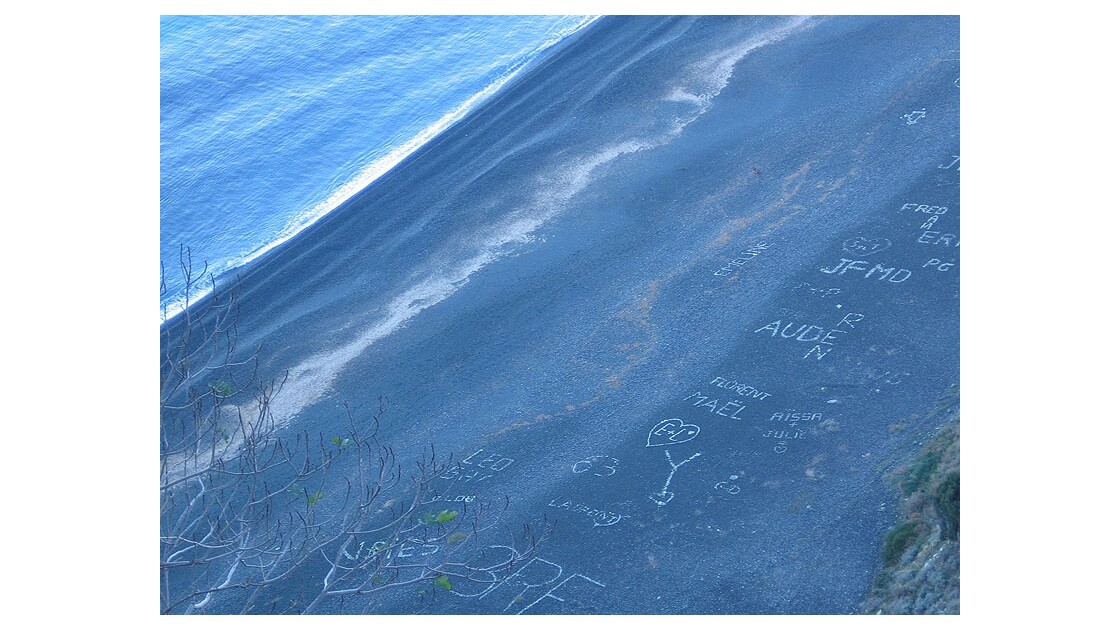 Cap Corse plage de Nonza et graffiti