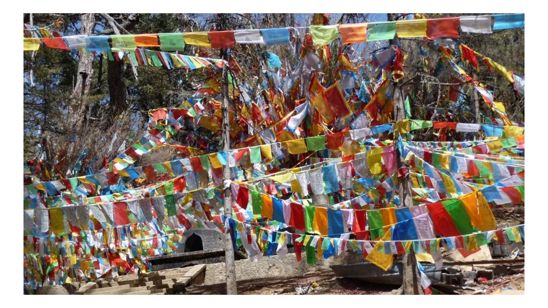 drapeaux de prière tibétains.jpg