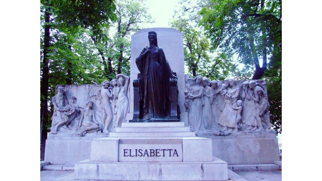 Trieste_StatueSissi2.JPG