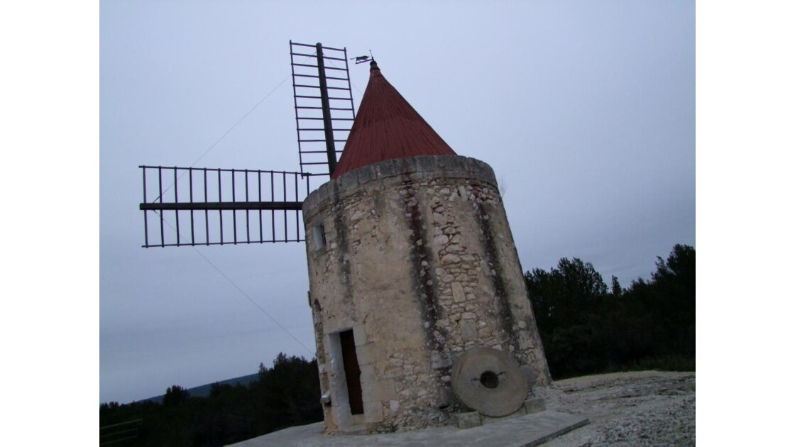 Fontvieille Moulin de Daudet.JPG
