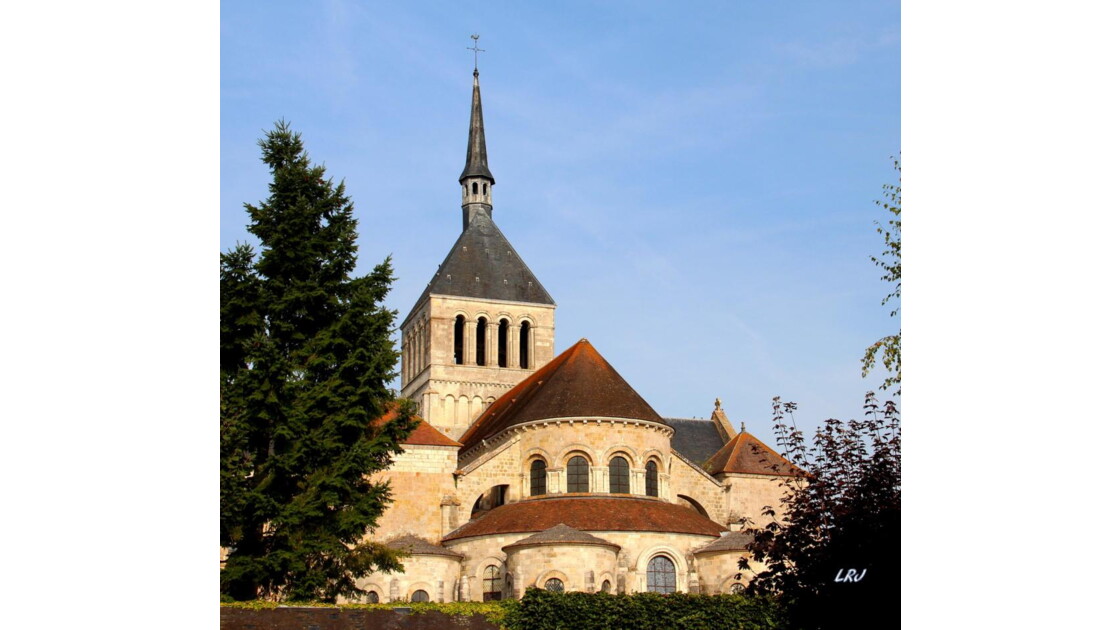 St. BenoîtsurLoire., VO. La basilique de St. Benoît/lLoire... Geo.fr