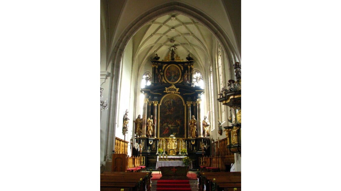 Weissenkirschen: nef de l'église