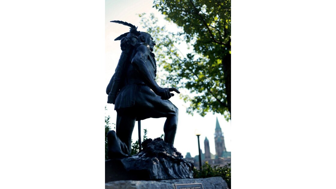 Statue d'amérindien, Ottawa