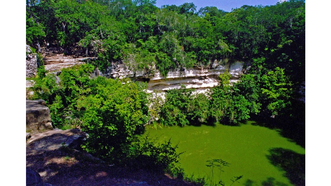 Mexique Chichen Itza Cenote sacrée
