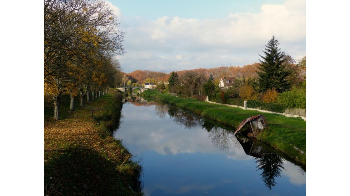 Canal latéral, Briare