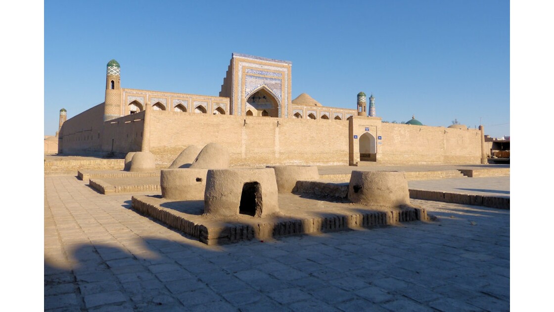 Khiva, madrasa et fours