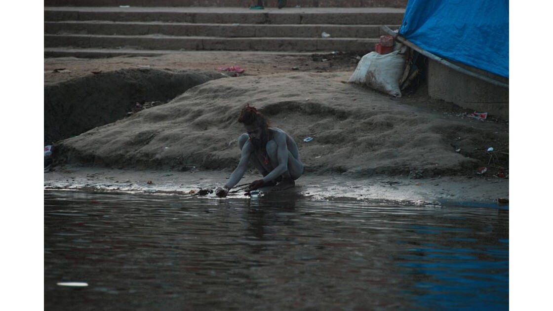  les rives du Ganges.JPG