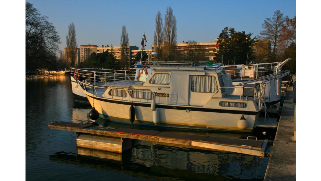 Dijon Port du Canal section plaisance