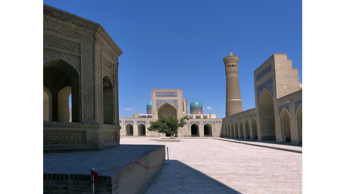 Cour de la mosquée Kalon