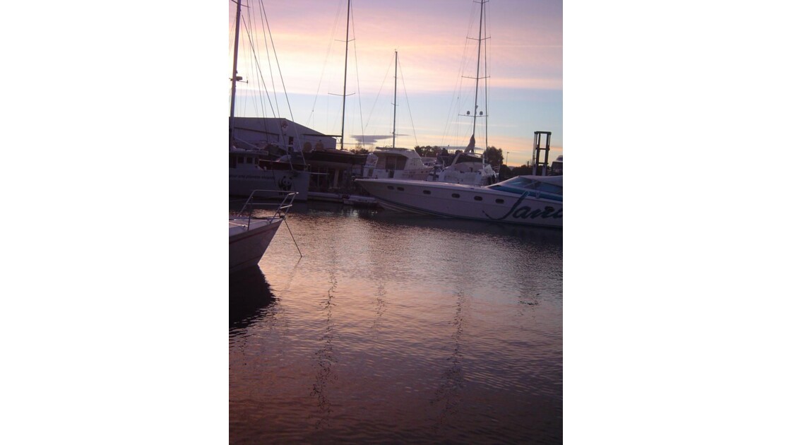 coucher de soleil au port