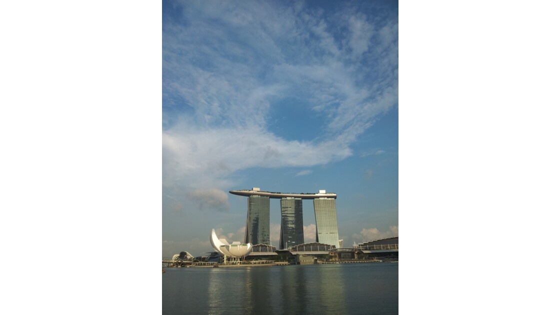 singapore_marina_bay_sands_1.jpg