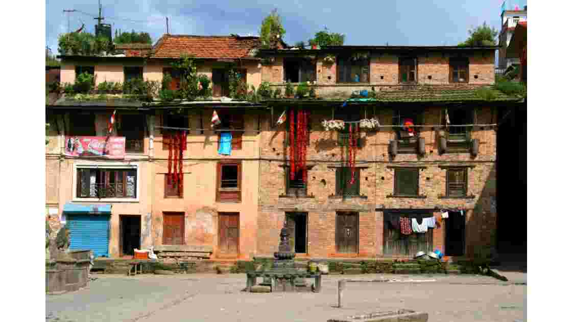 Bungamati: maisons de la place centrale