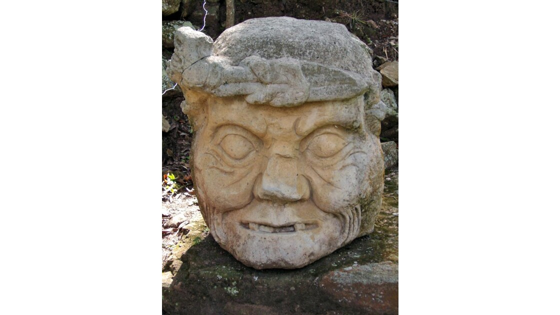 Copan: tête de Pauahtun (acropole)