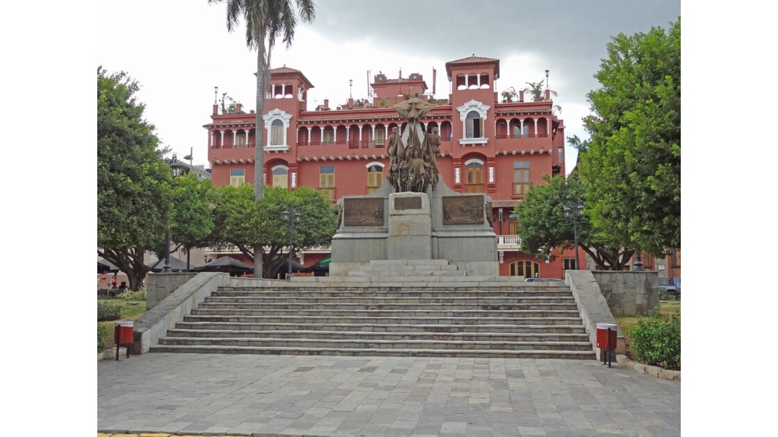 Panama City Plaza Bolivar 1