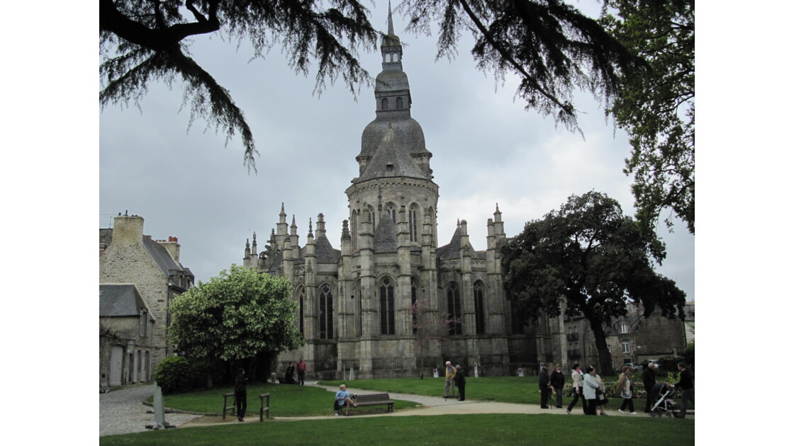 Bretagne la très belle basilique StGrégoire à Dinan... Geo.fr