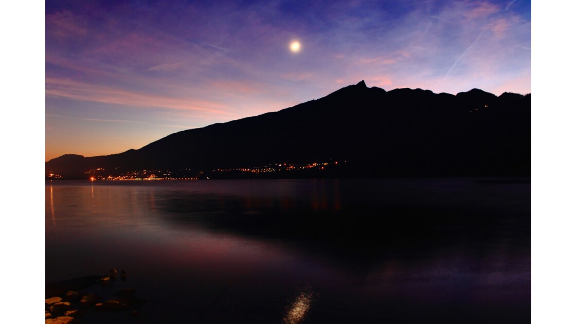 Claire De Lune Lac Refletant La Pleine Lune Apres Geo Fr