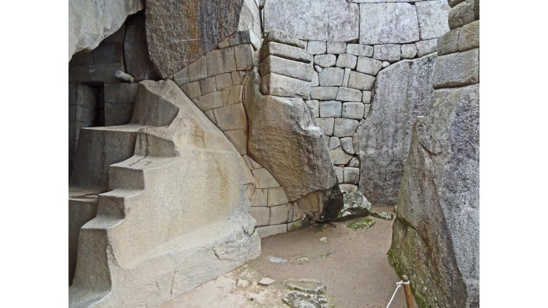 Pérou Machu Picchu Tombe royale sous le temple du soleil 1