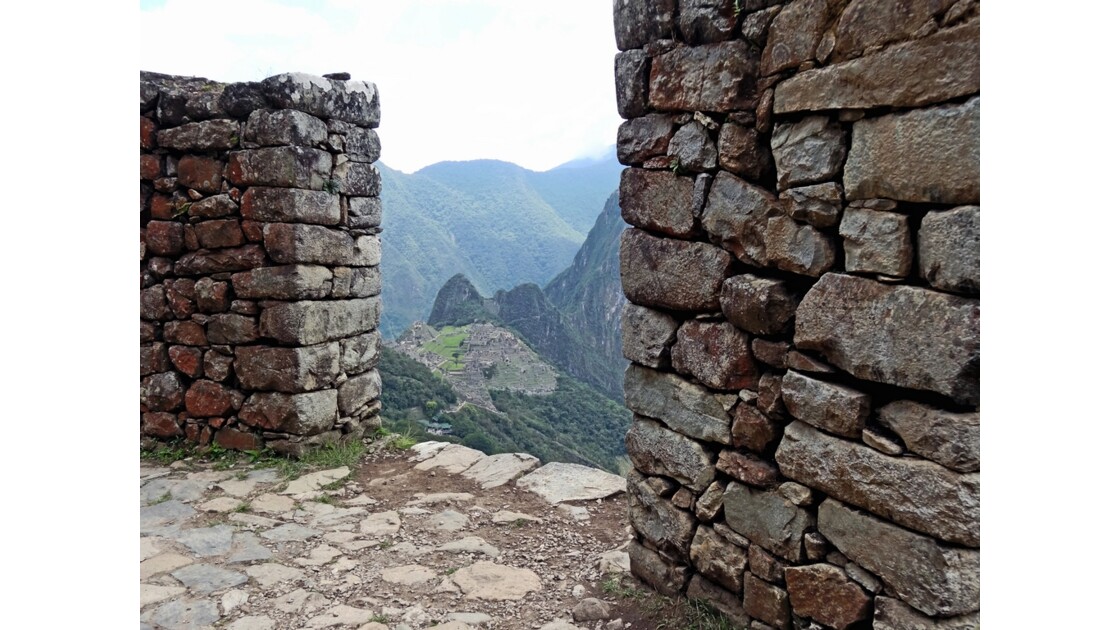 Pérou Machu Picchu vu de la porte du soleil 1
