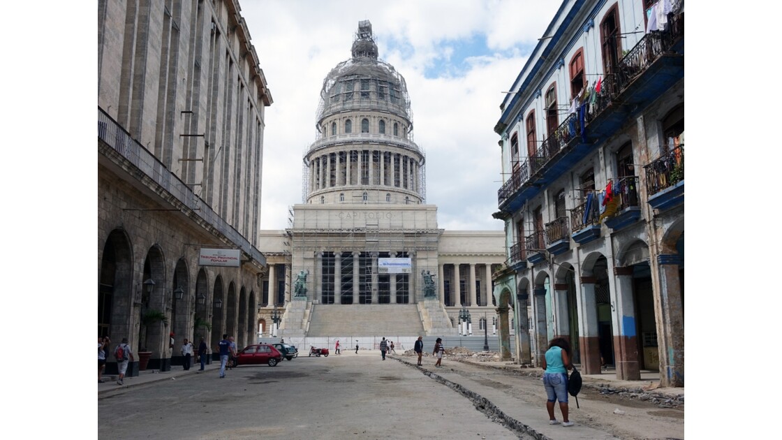 Cuba La Havane Calle Teniente Rey  Y Capitolio 
