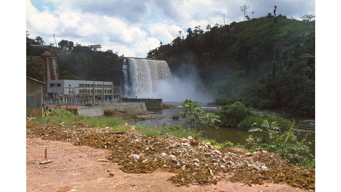 Congo 70 La construction du barrage de Moukoukoulou 2