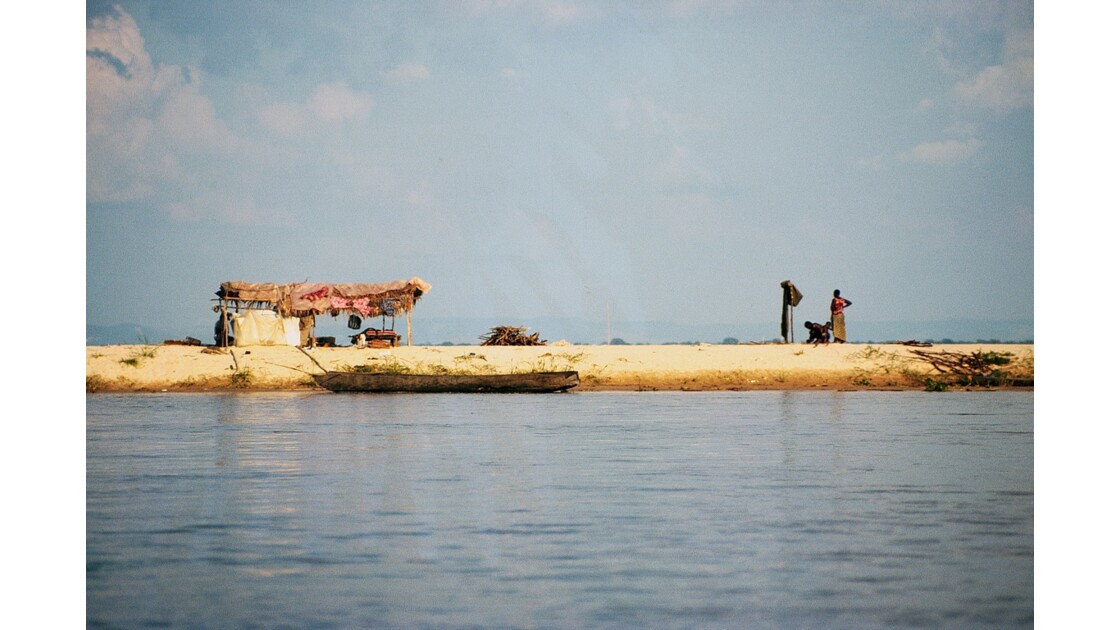 Congo 70 Campement de pêcheurs sur le Pool