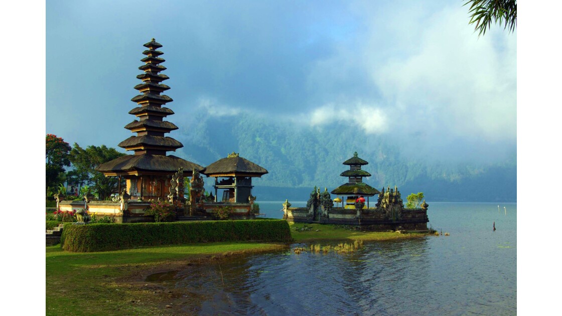 Le Temple D Ulun Danu Le Temple D Ulun Danu Dont Geo Fr