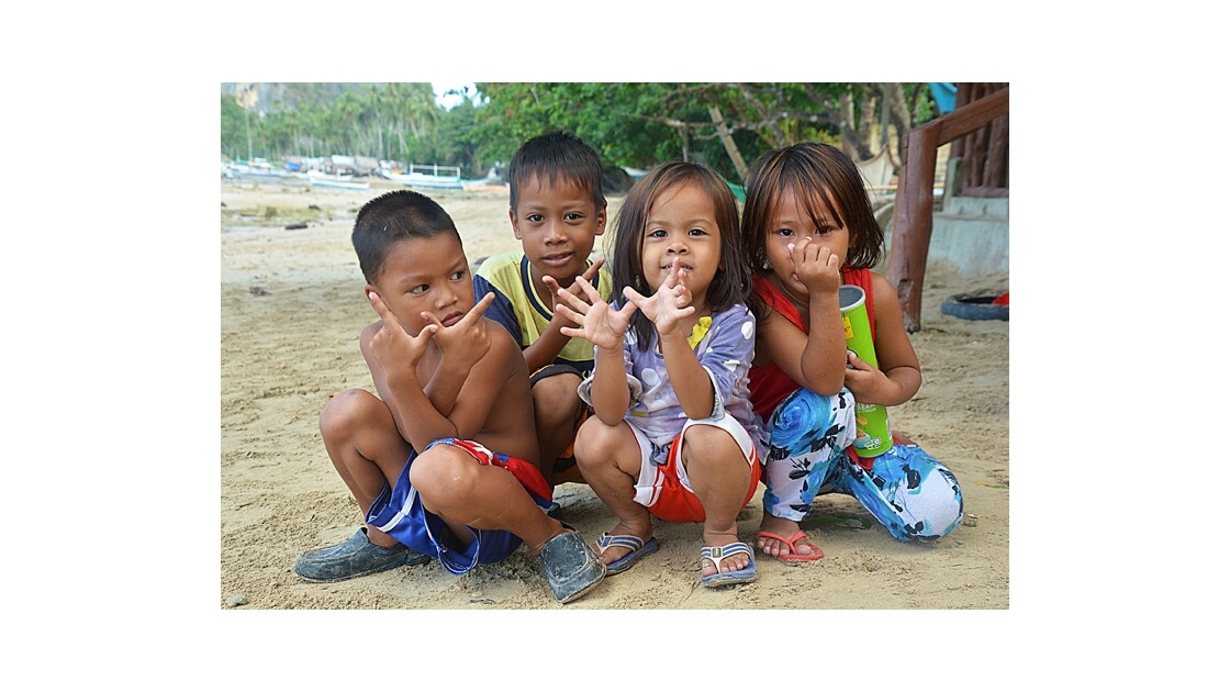 enfants Palawan Philippines