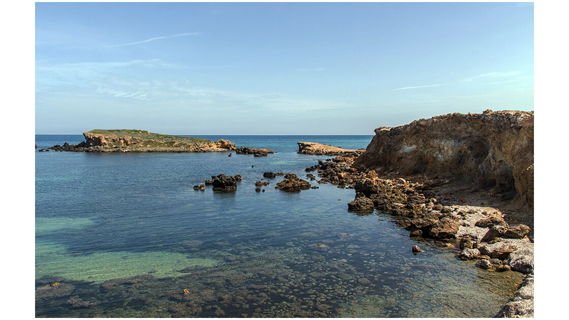 Cap Angela, Le cap Angela ou Ras Ennghela, est un cap... Geo.fr