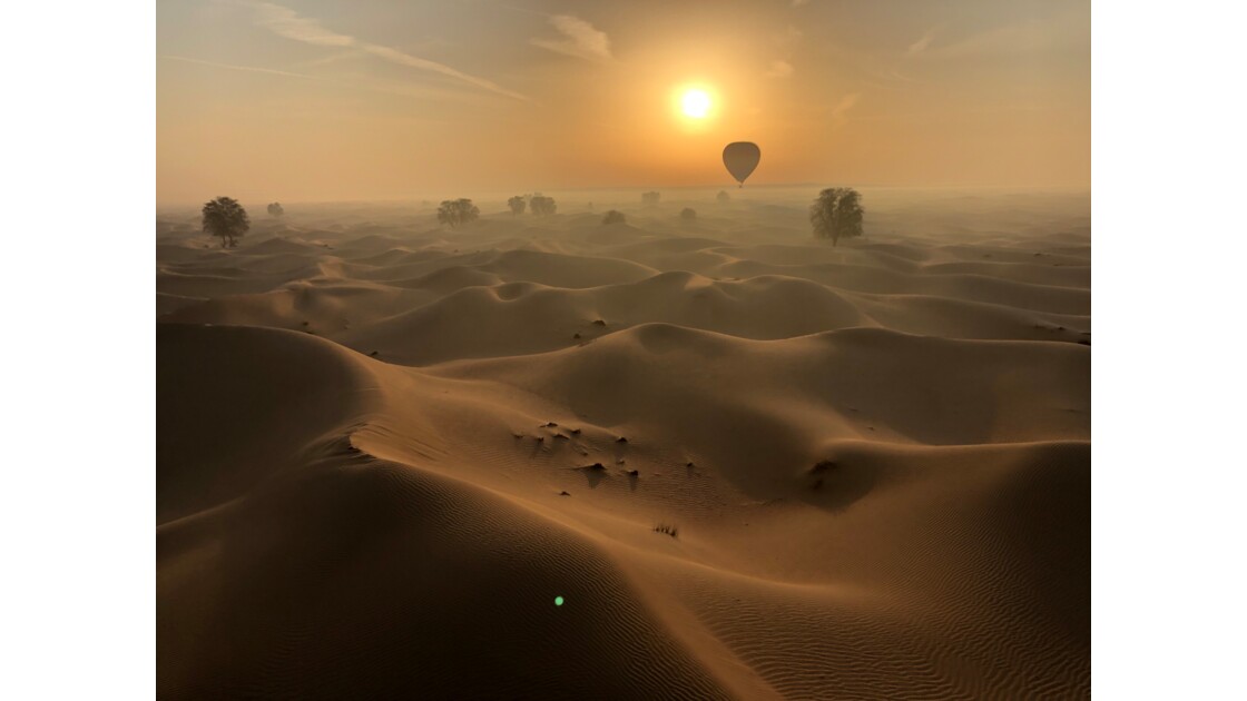 Survol du désert en motgolfière aux Emirats Arabes Unis