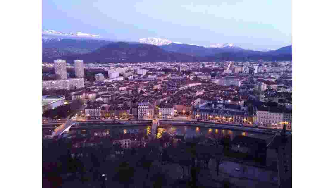 Grenoble by night 