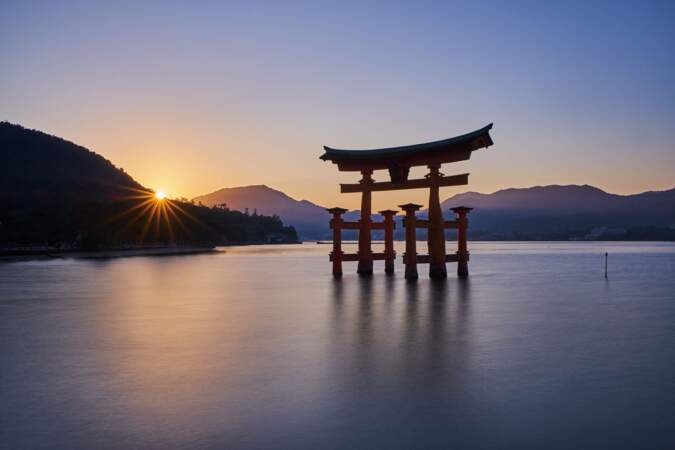 Le torii flottant du sanctuaire d'Itsukushima