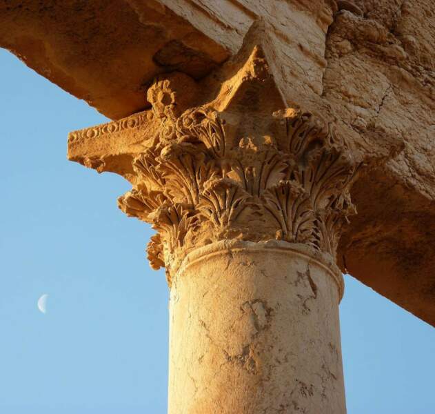 Détail d'une colonne sculptée, à Palmyre