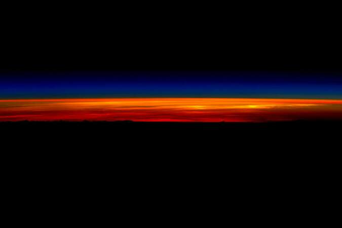 Dernier lever de soleil capturé par Scott Kelly avant son retour sur Terre