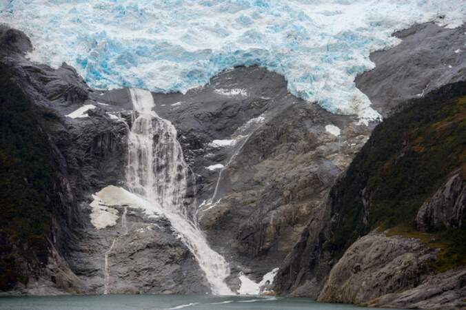 Fonte des glaciers, les réserves d’eau potable s’évaporent