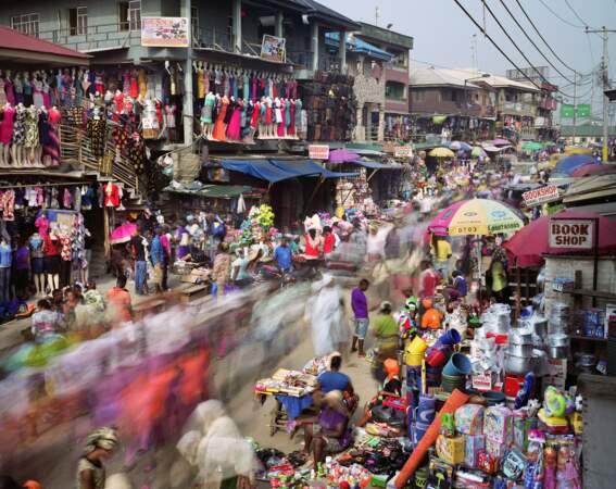 Lagos, marché coloré