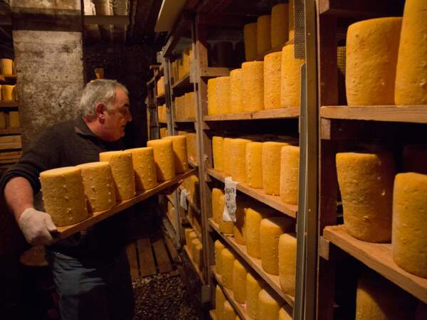 L'affinage du fromage, art de la lenteur, en dit long sur une autre qualité locale : l'opiniâtreté