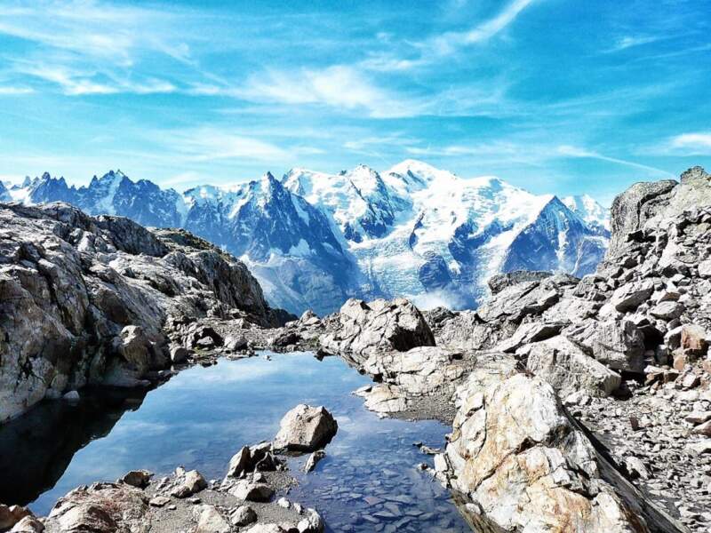 Alpes : regarder le Mont-Blanc depuis ce petit lac…
