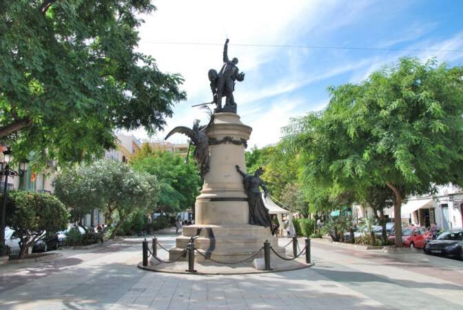 La statue de Vara de Rey 