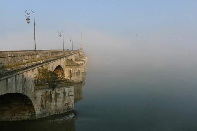 Pont Jacques Gabriel à Blois / par Nicolas Viault