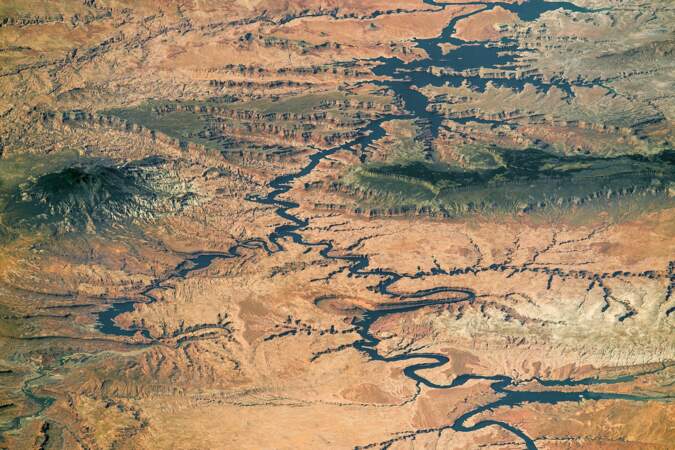 Le lac Powell et les méandres du fleuve Colorado en Utah et en Arizona (Etats-Unis)