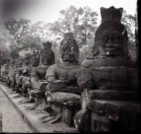 Asuras (démons) gardant la porte d’Angkor Thom